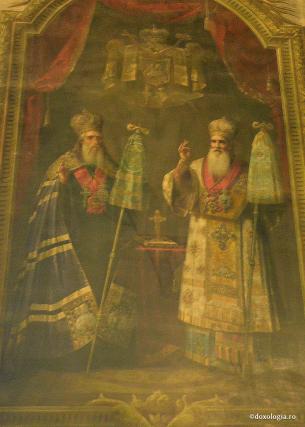 Mitropolitul Iosif Naniescu zâmbește dintr-o frescă, la Iași