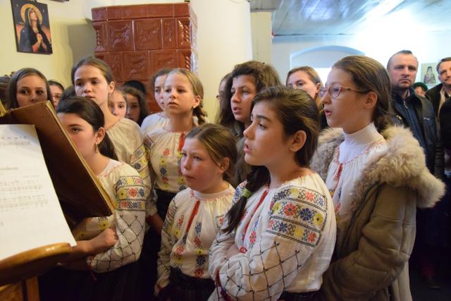 Prima Liturghie oficiată de un mitropolit în Parohia „Sf. Ierarh Nicolae” - Bâcu