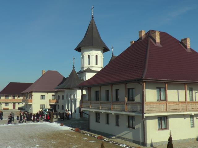 Liturghie arhierească la Mănăstirea Bogdana