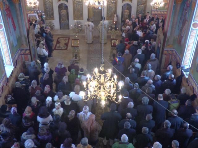 Slujire arhierească la hramul Parohiei Pojorâta 2