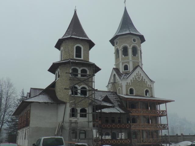 Slujire arhierească la hramul Parohiei Pojorâta 2