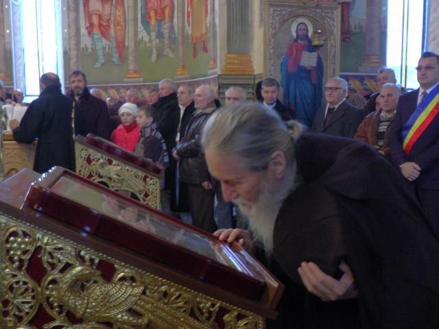Slujire arhierească la hramul Parohiei Pojorâta 2