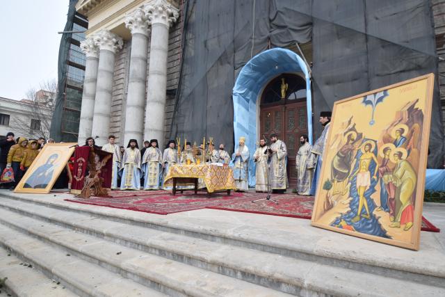 IPS Teofan, la slujba Bobotezei: „În haina smereniei și a ascultării S-a îmbrăcat Fiul lui Dumnezeu”