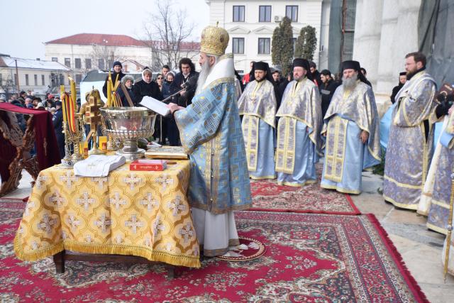 IPS Teofan, la slujba Bobotezei: „În haina smereniei și a ascultării S-a îmbrăcat Fiul lui Dumnezeu”