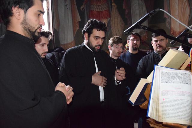 Priveghere arhierească la hramul Bisericii „Sf. Cuv. Antonie cel Mare“ din cartierul ieşean Nicolina