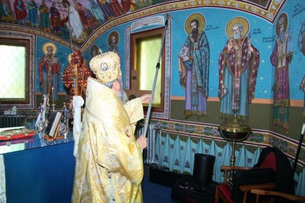 Picturia bisericii Sfânta Parascheva din oraşul Victoria, Braşov a fost sfinţită