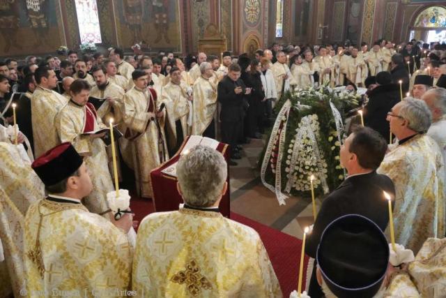 Părintele Constantin Leonte, condus la ceruri printre mii de flori