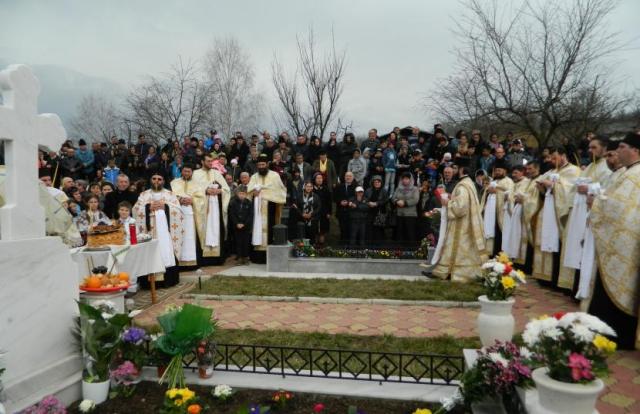 Rugăciuni pentru Arhiepiscopul Adrian, la Pogleţ
