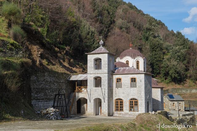 Schitul Lacu, Athos