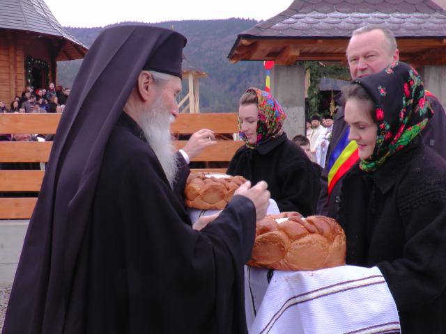 Sfințire de biserică în localitatea suceveană Straja