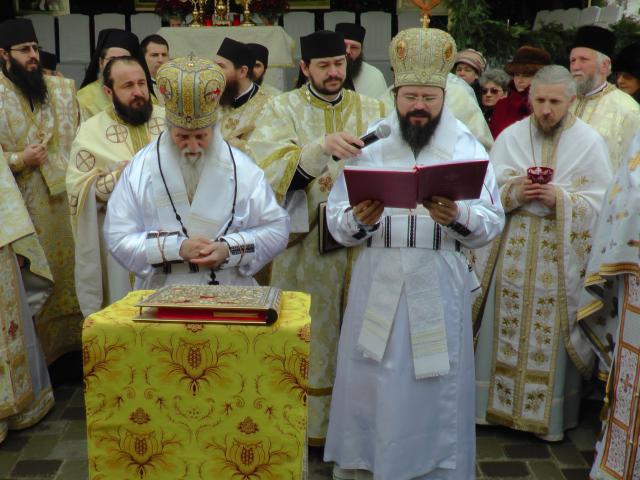 Sfințire de biserică în localitatea suceveană Straja