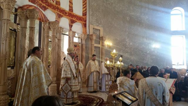 Slujire arhierească în Parohia Şerbăneşti din Bacău