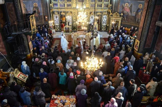 Biserica Parohiei „Sfântul Haralambie” din Ploiești și-a sărbătorit hramul