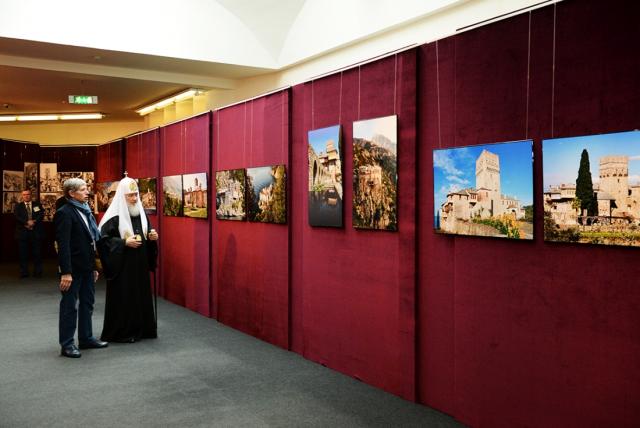 Expoziţie foto dedicată aniversării a 1000 de ani a monahismului rus în Athos