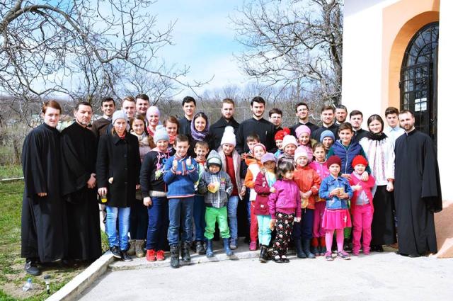 Liturghie misionară în Parohia Coștiugeni