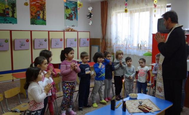 Proiectul „Hristos împărtășit copiilor”, în localitatea Ștefăneștii Noi din Argeş