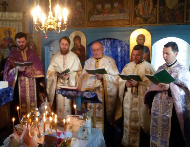 Taina Sfântului Maslu a fost săvârşită în filia Comănești, judeţul Arad