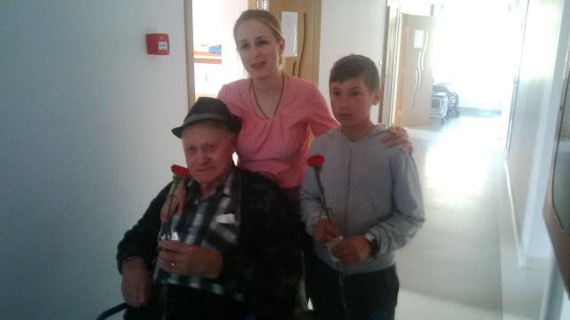 Darul copiilor din Brusturoasa pentru bătrânii de la Hârja