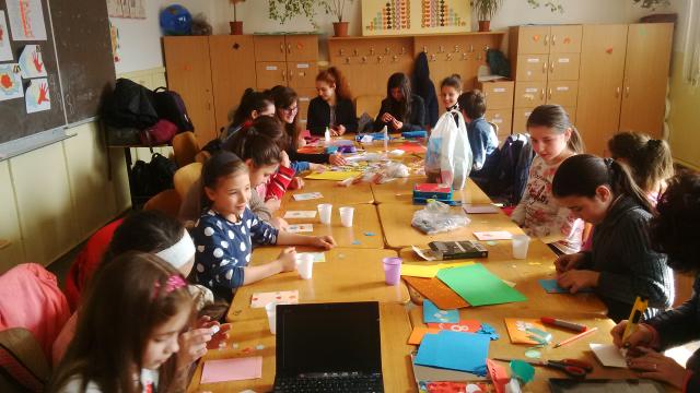 Darul copiilor din Brusturoasa pentru bătrânii de la Hârja
