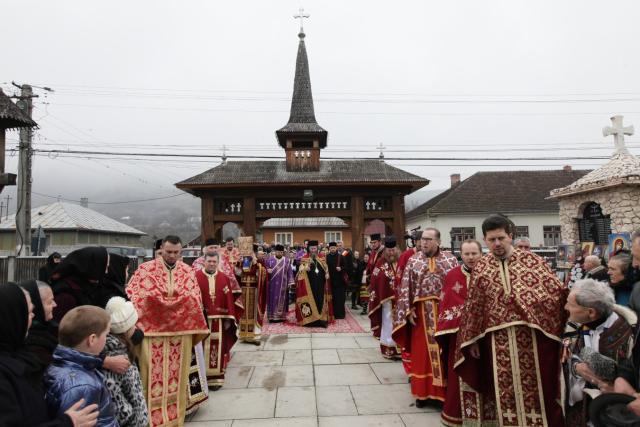 Înaltpreasfinţitul Iustin Sigheteanul a slujit la biserica din Ieud