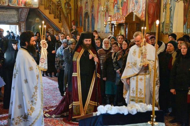 Liturghie arhierească la Mănăstirea Clocociov, judeţul Olt