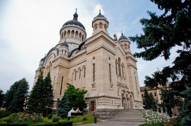 Mitropolia Clujului sărbătoreşte 10 ani de la reînfiinţare