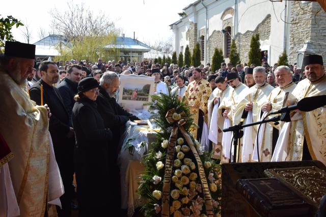 Mitropolitul Moldovei și Bucovinei, prezent la înmormântarea studentei Veronica Matcovici