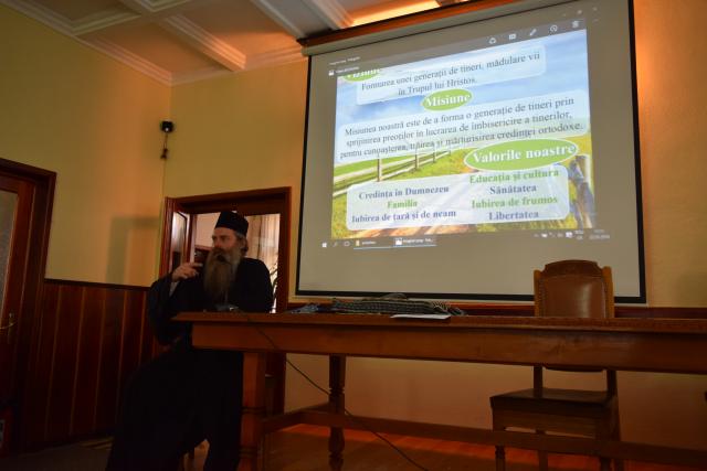 Întâlnire cu preoții la Pașcani - Viitorul este al tinerilor în măsura în care tinerii cred în viitor