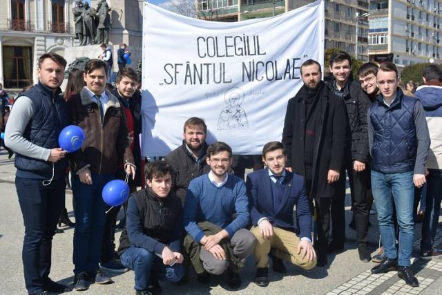 Membrii Colegiului „Sfântul Nicolae”, prezenți la Marșul pentru Viață