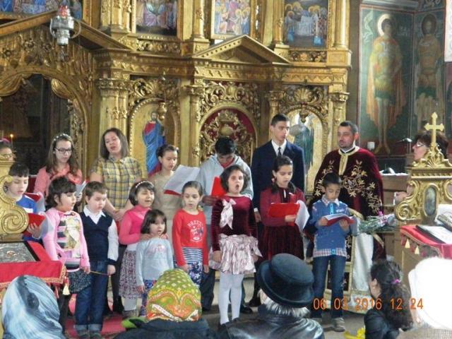 Flori și cântece, la Biserica „Sfântul Nicolae” din Bocșa Română