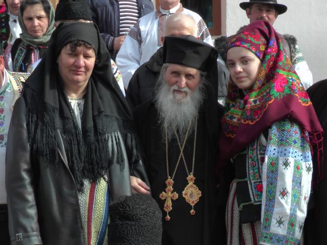 Vizită arhierească în Parohia Cotârgaşi - Broșteni