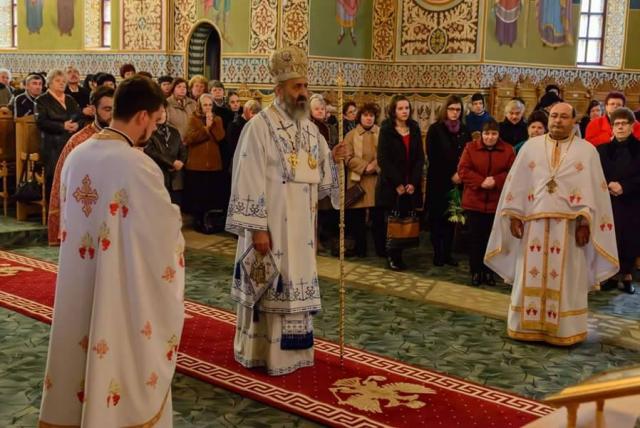 Liturghie arhierească în Parohia „Pogorârea Sfântului Duh” din Alba Iulia