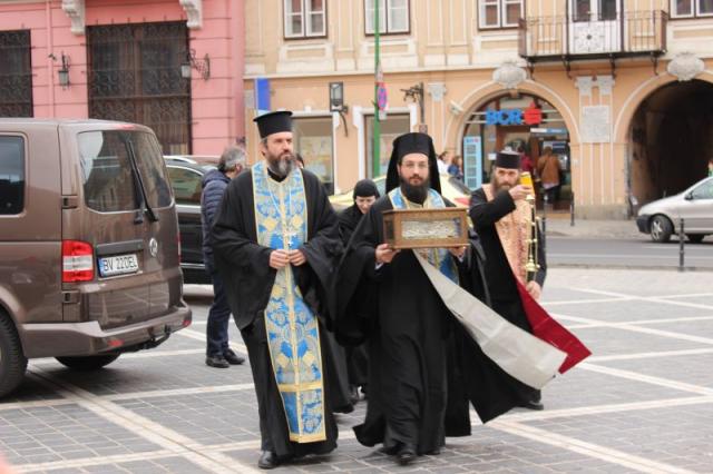 Brâul Maicii Domnului de la Mănăstirea Kato Xenia a fost adus la Braşov