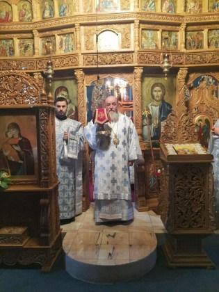 Preasfinţitul Ilarion Făgărăşanul a liturghisit la Mănăstirea Orlat