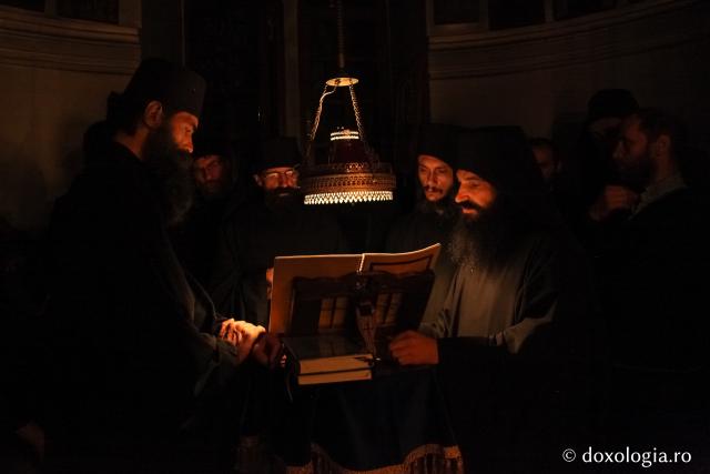(Foto) - Hramul Chiliei „Buna Vestire” de la schitul Lacu din Athos