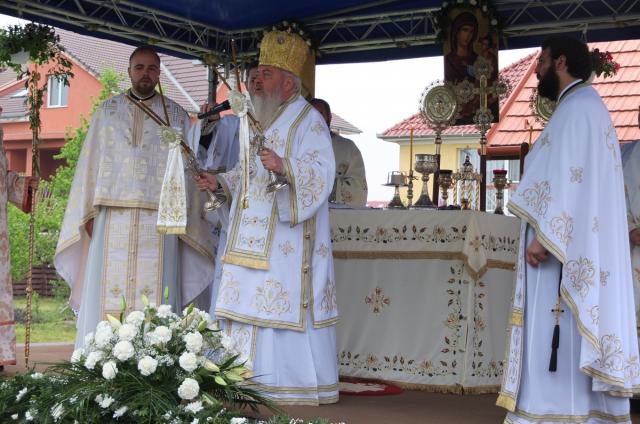 Hram la Mănăstirea Sfânta Elisabeta din Cluj-Napoca, în duminica Floriilor