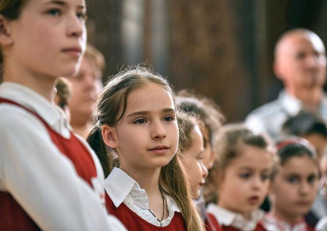 Binecuvântare patriarhală pentru 27 de elevi timişoreni