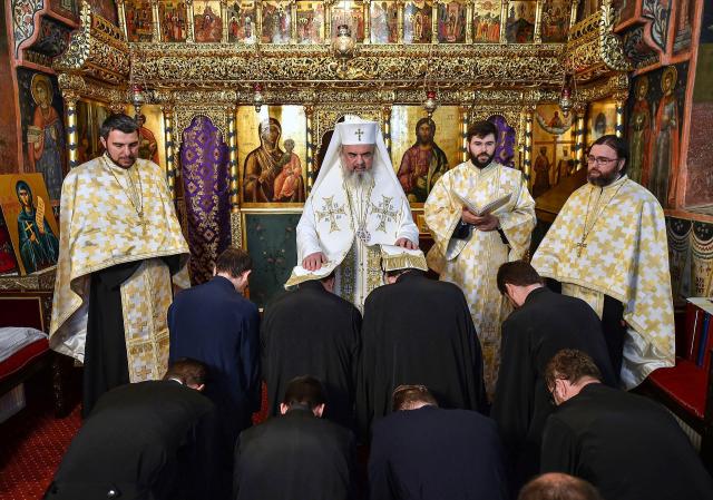 Hirotesii întru duhovnic, la Paraclisul istoric al Reşedinţei Patriarhale