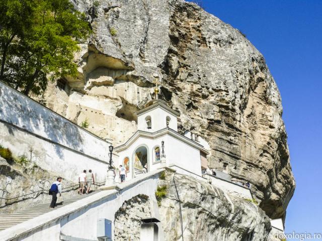 (Foto) Bakchisarai – „Mănăstirea din stâncă”
