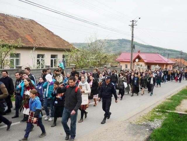 „Pelerinajul tinerilor pe jos”, în Arhiepiscopia Clujului