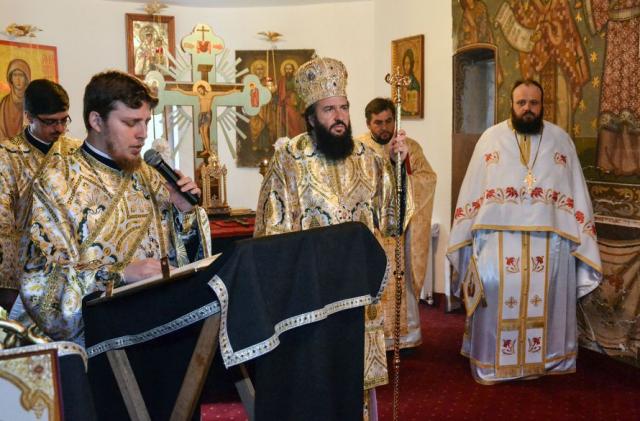 Liturghie arhierească la Schitul Bogâltin din județul Caraș-Severin