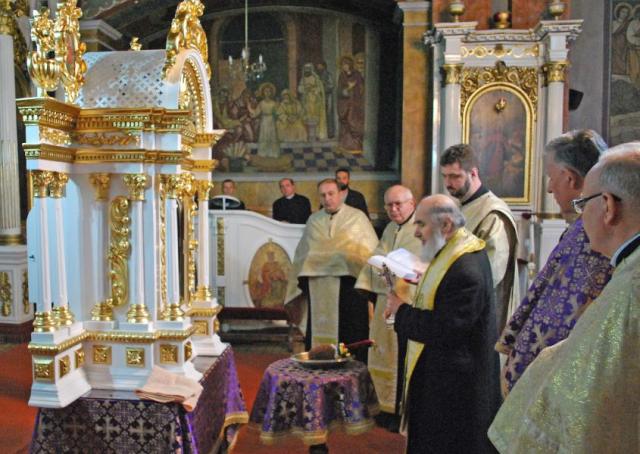 Resfinţirea chivotului catedralei istorice din Arad