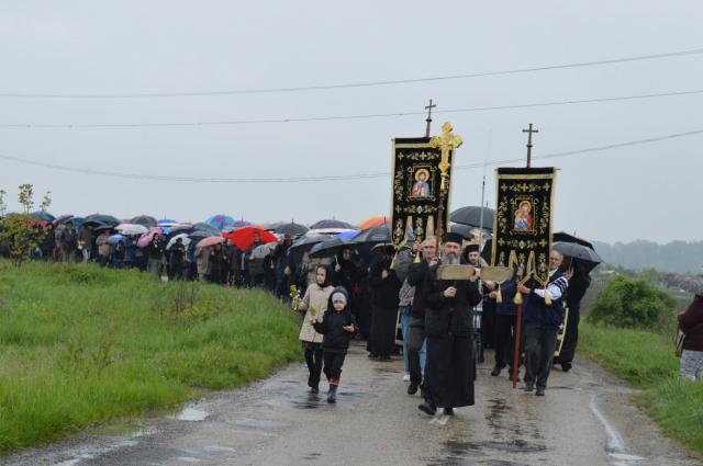 Procesiunea „Drumul Crucii”, la Mănăstirea Hodoș-Bodrog