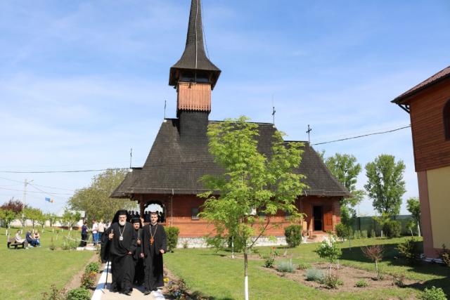 Popas liturgic la Mănăstirea Coslogeni