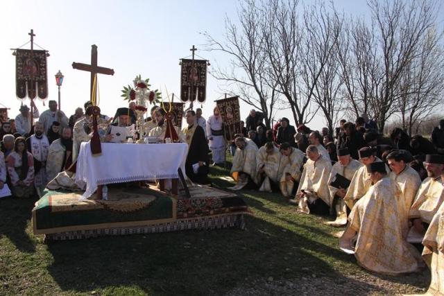 „Sfânta Cruce este semnul identităţii noastre“