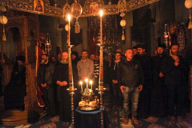Corul „Byzantion“, în Muntele Athos la privegherea pentru hramul chiliei „Buna Vestire“ a Schitului Lacu