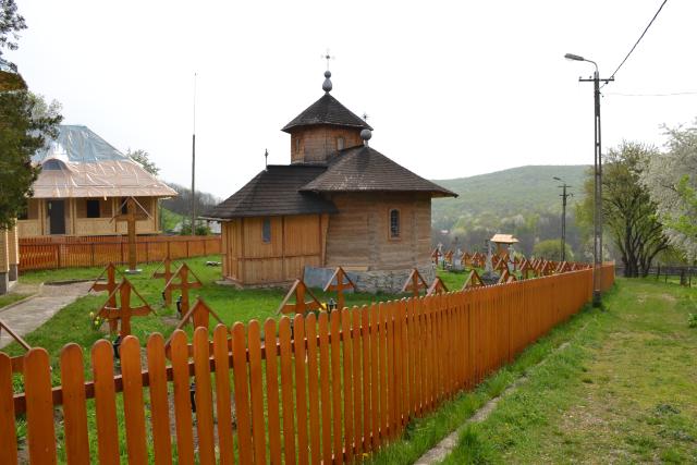 IPS Mitropolit Teofan a slujit Sfânta Liturghie și Taina Sfântului Botez în localitatea botoșăneană Agafton