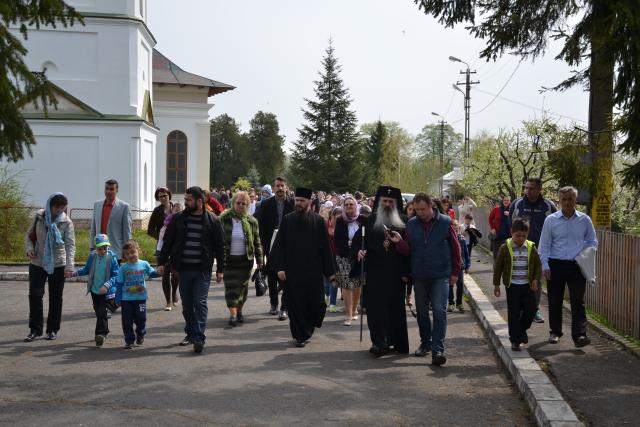 IPS Mitropolit Teofan a slujit Sfânta Liturghie și Taina Sfântului Botez în localitatea botoșăneană Agafton