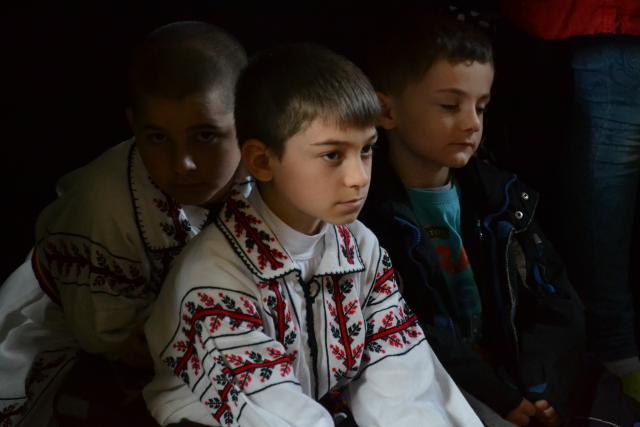 IPS Mitropolit Teofan a slujit Sfânta Liturghie și Taina Sfântului Botez în localitatea botoșăneană Agafton