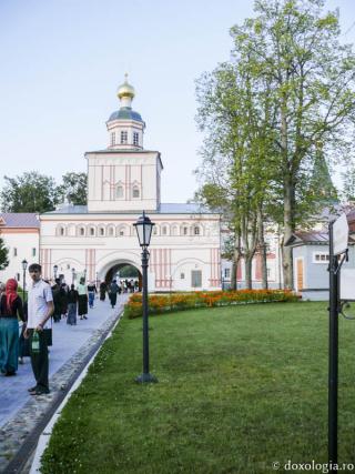 (Foto) Mănăstirea din ostrovul Valdai – Rusia